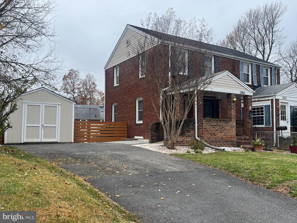 2803 ALBEMARLE DRIVE
