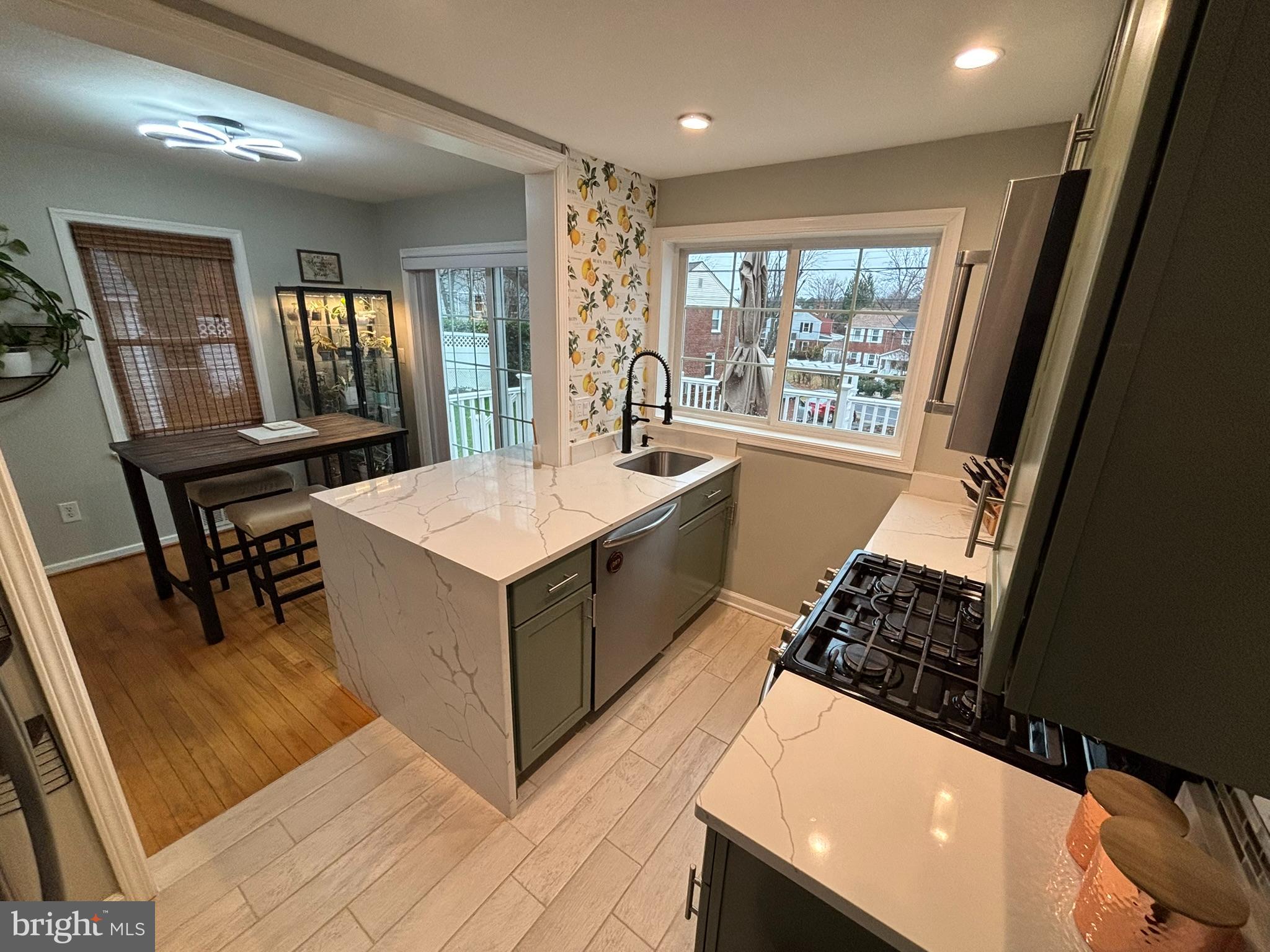 2803 ALBEMARLE DRIVE