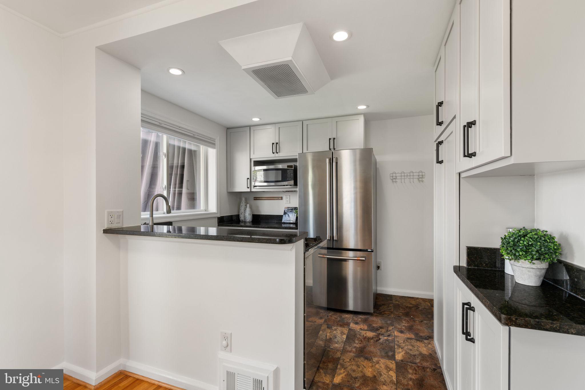 6021 WILLIAMSBURG ROAD