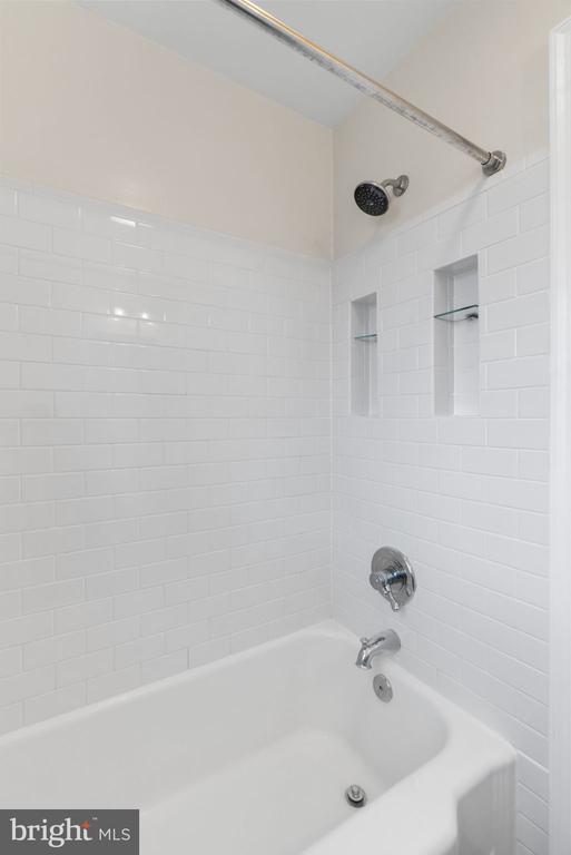 6021 WILLIAMSBURG ROAD