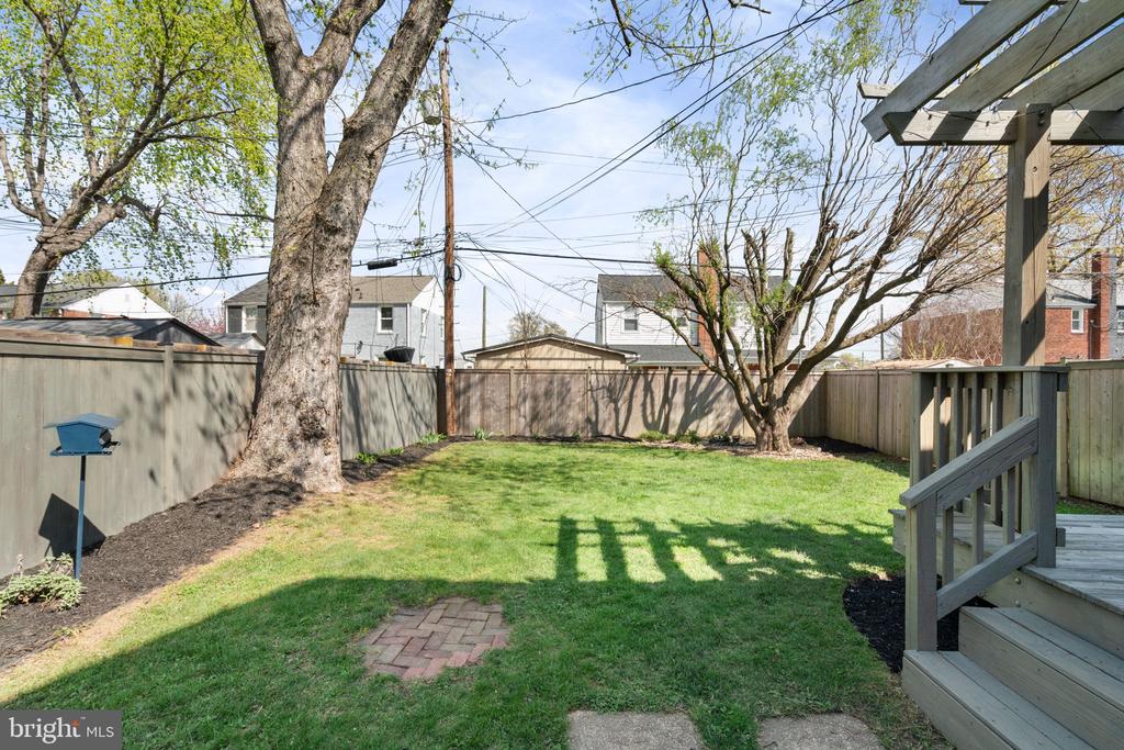 6021 WILLIAMSBURG ROAD