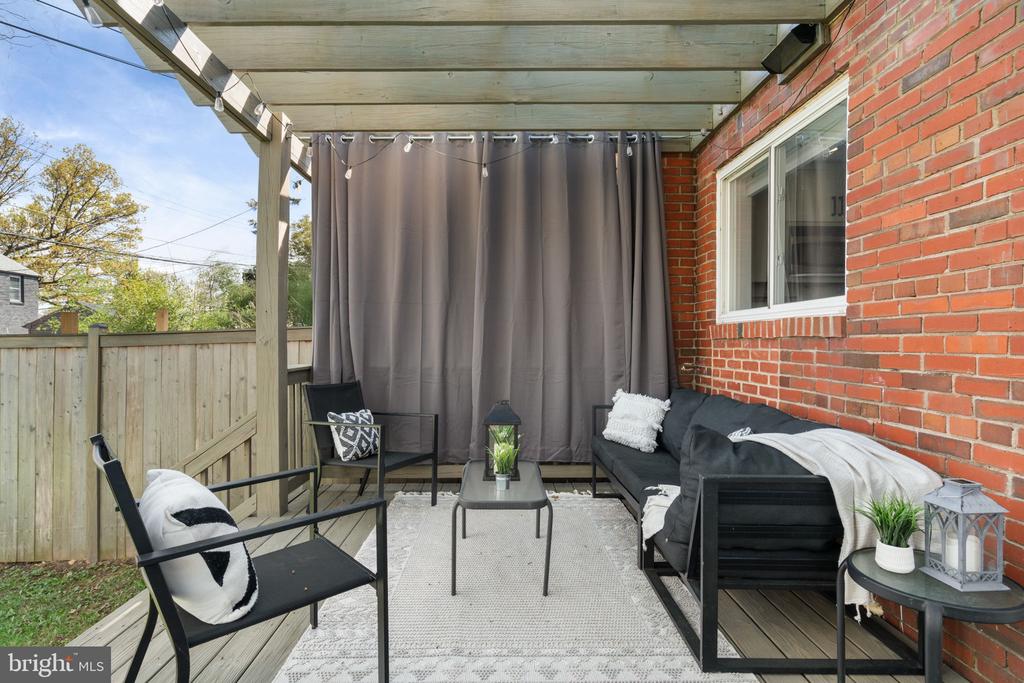 6021 WILLIAMSBURG ROAD