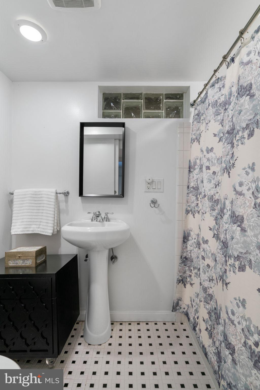 6021 WILLIAMSBURG ROAD