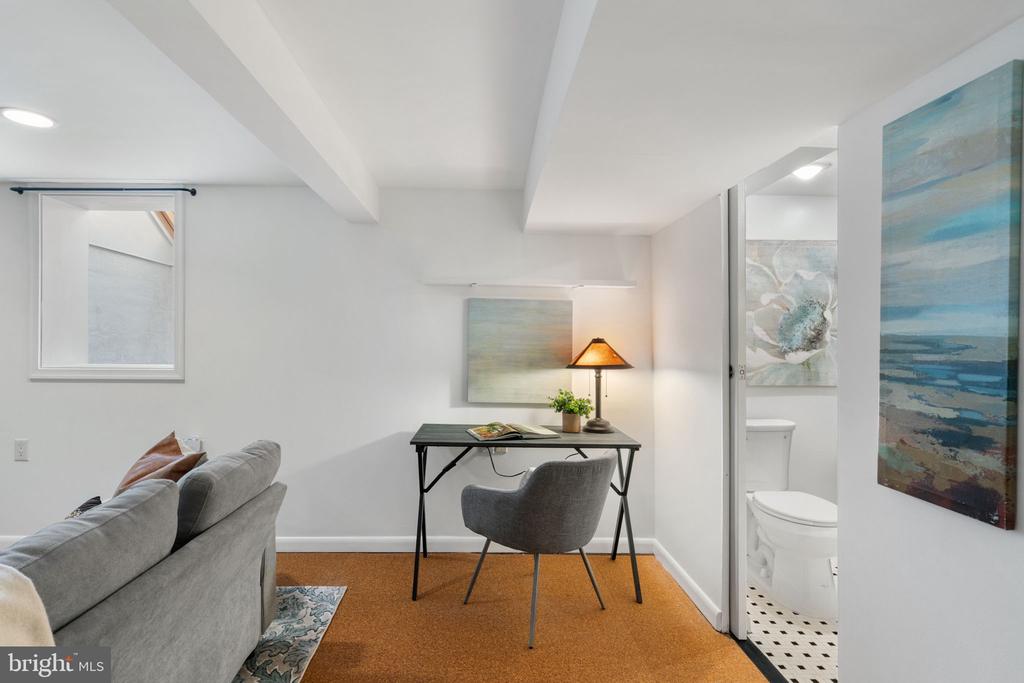 6021 WILLIAMSBURG ROAD