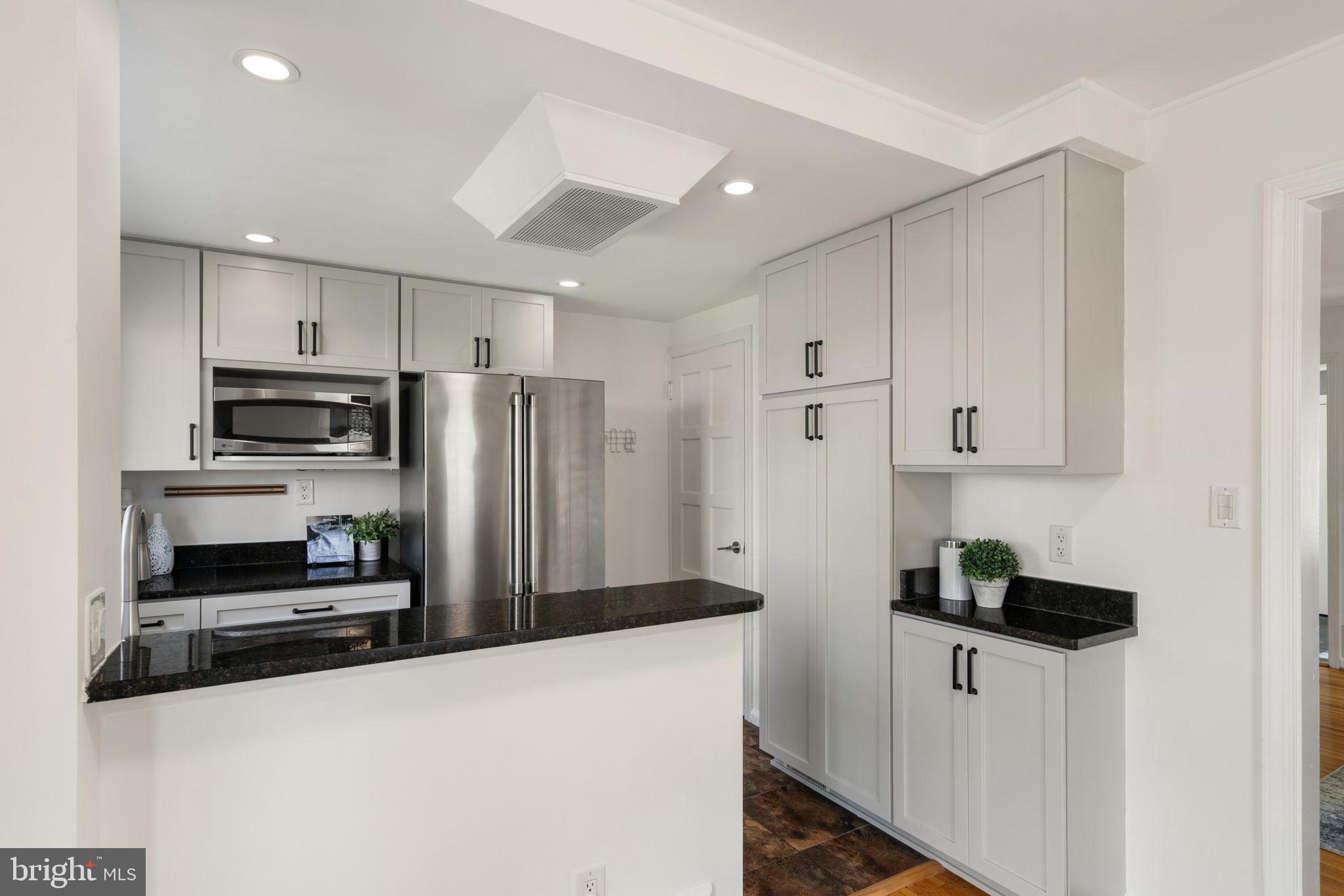 6021 WILLIAMSBURG ROAD