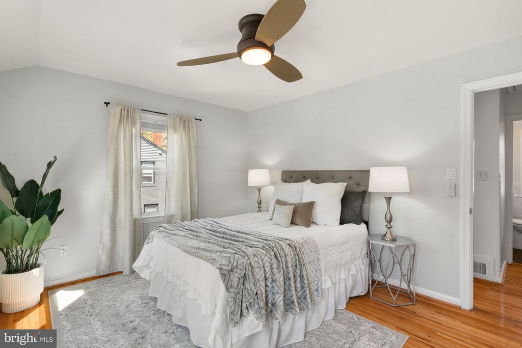 6021 WILLIAMSBURG ROAD