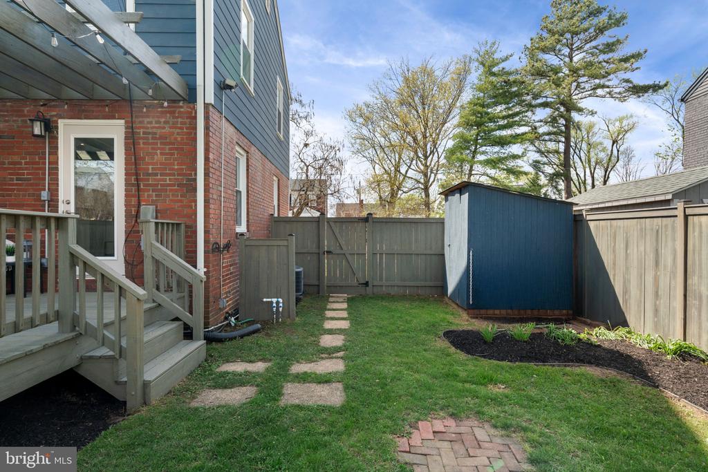 6021 WILLIAMSBURG ROAD