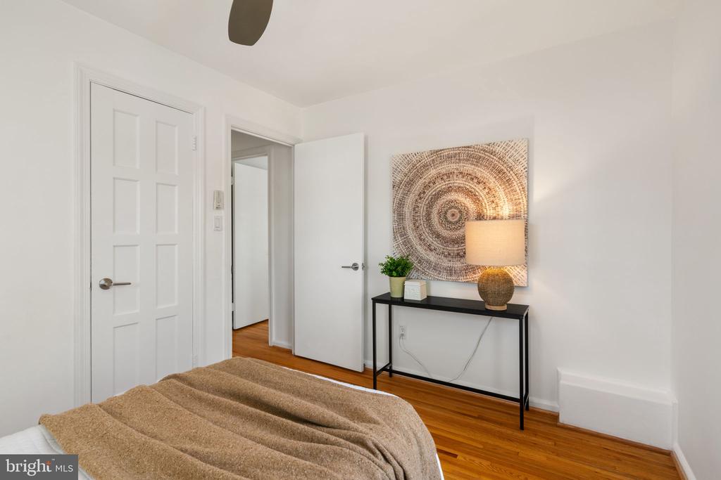 6021 WILLIAMSBURG ROAD