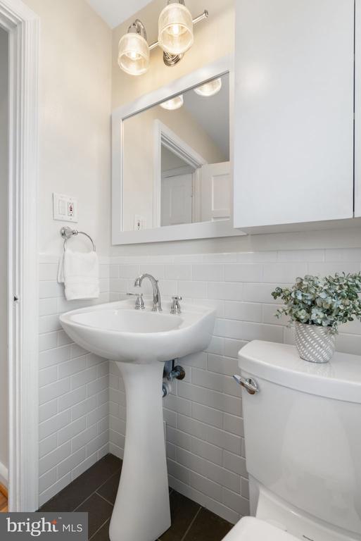6021 WILLIAMSBURG ROAD