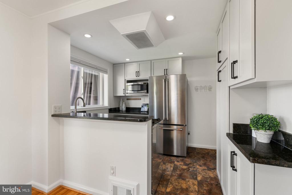 6021 WILLIAMSBURG ROAD