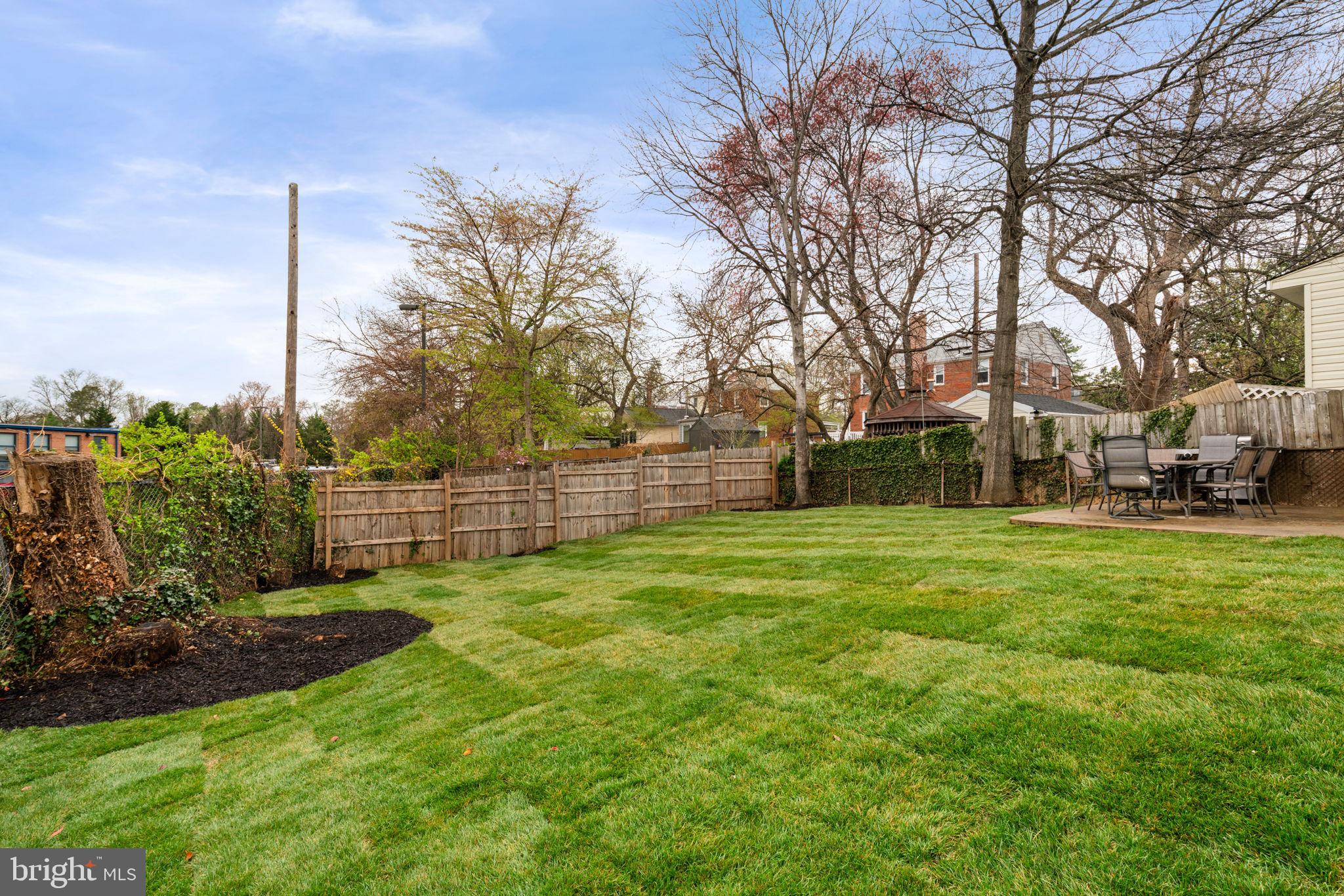 6106 N KINGS HIGHWAY