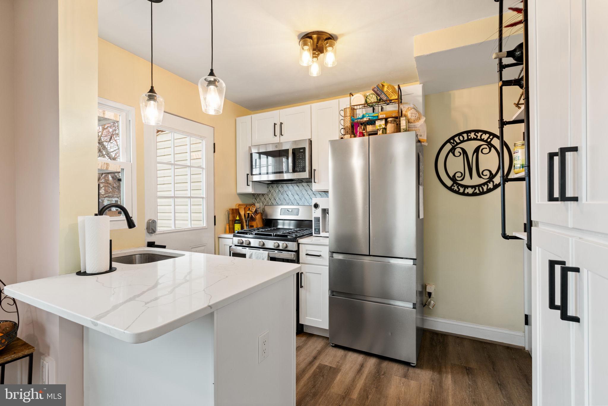 6106 N KINGS HIGHWAY