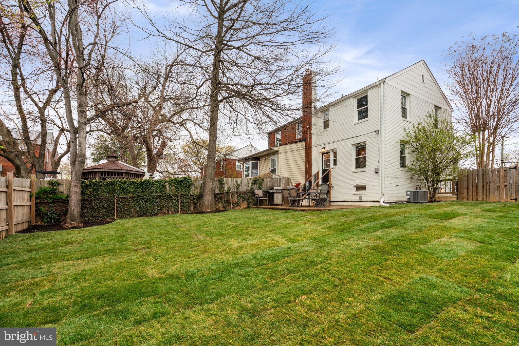 6106 N KINGS HIGHWAY