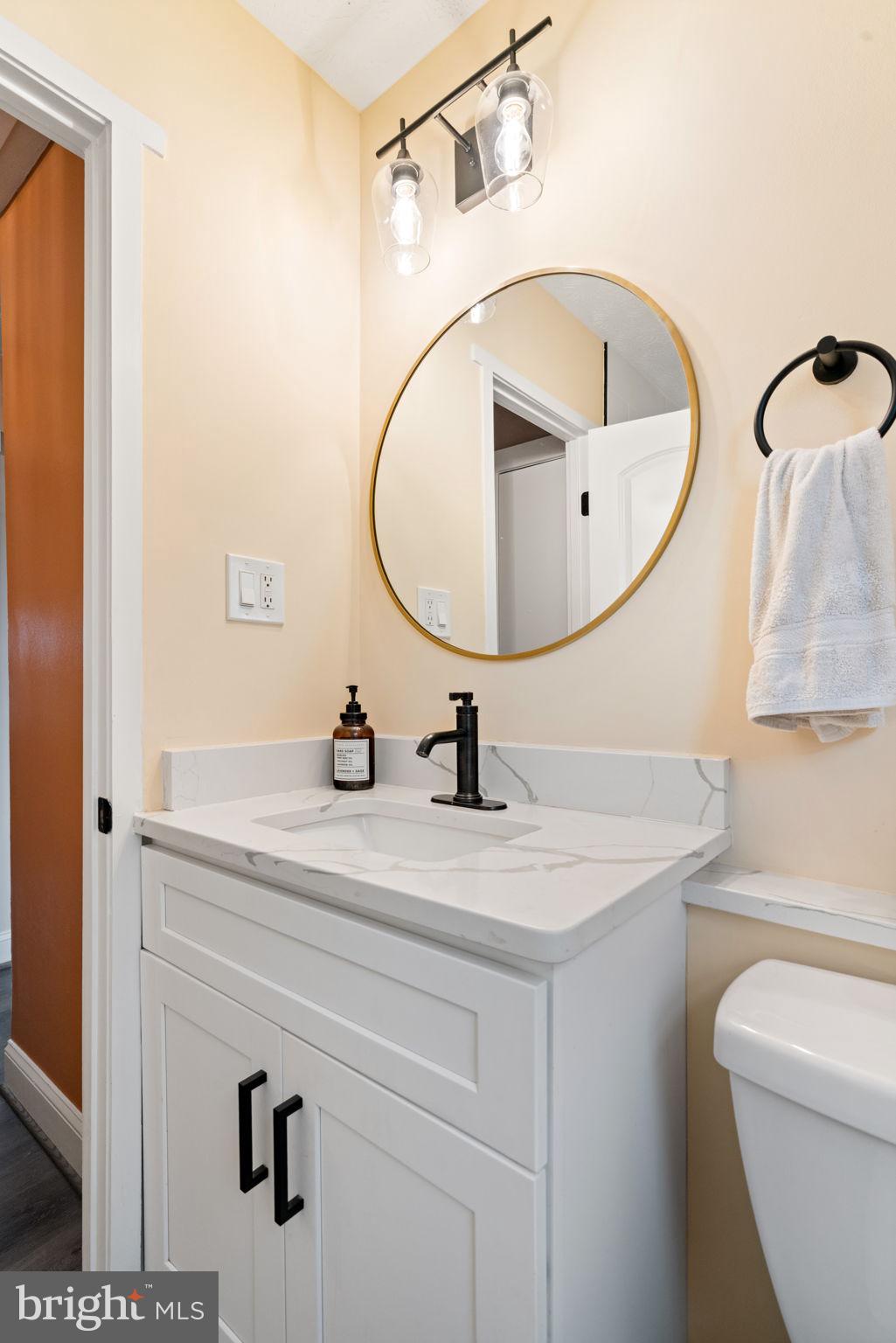 6106 N KINGS HIGHWAY