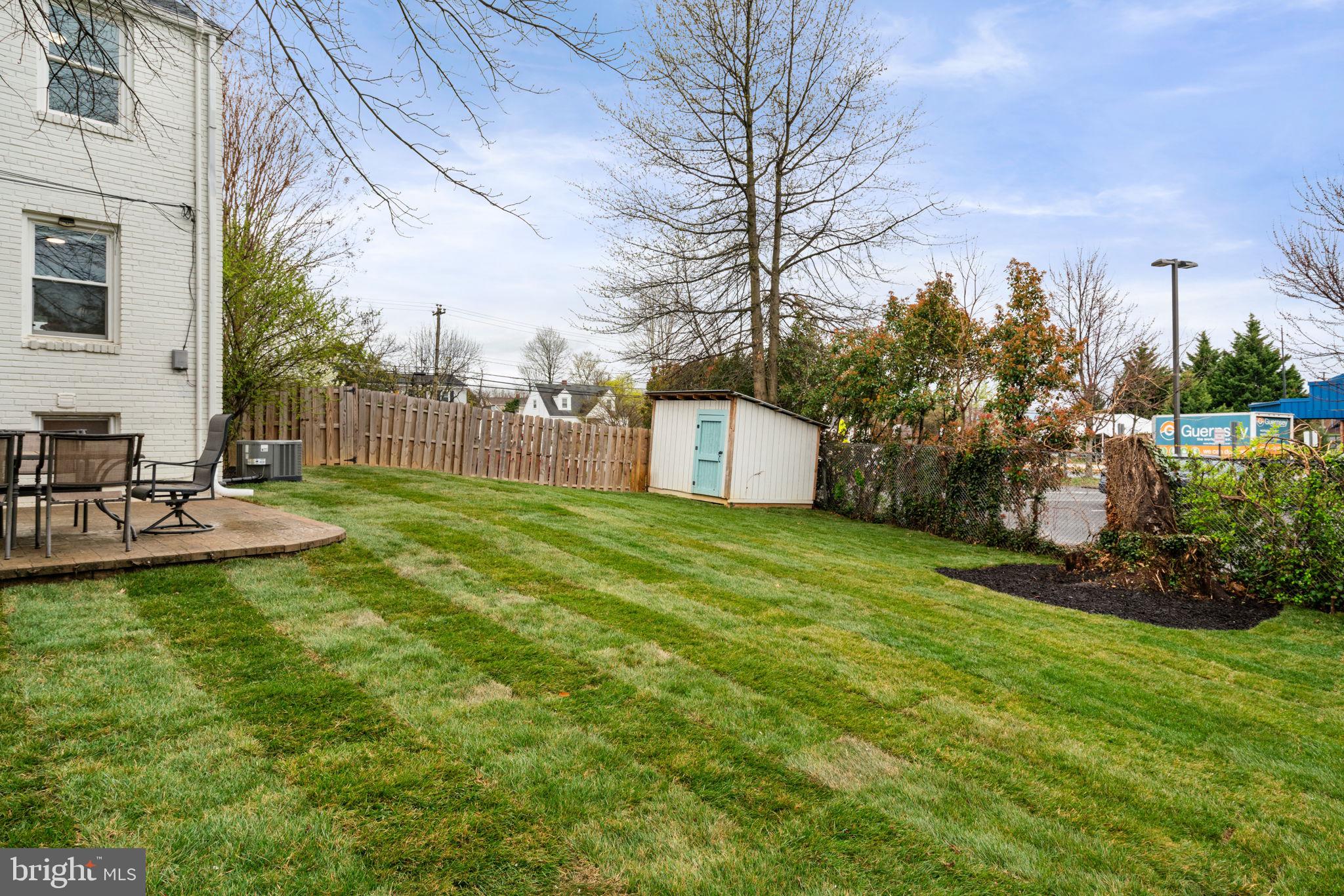 6106 N KINGS HIGHWAY