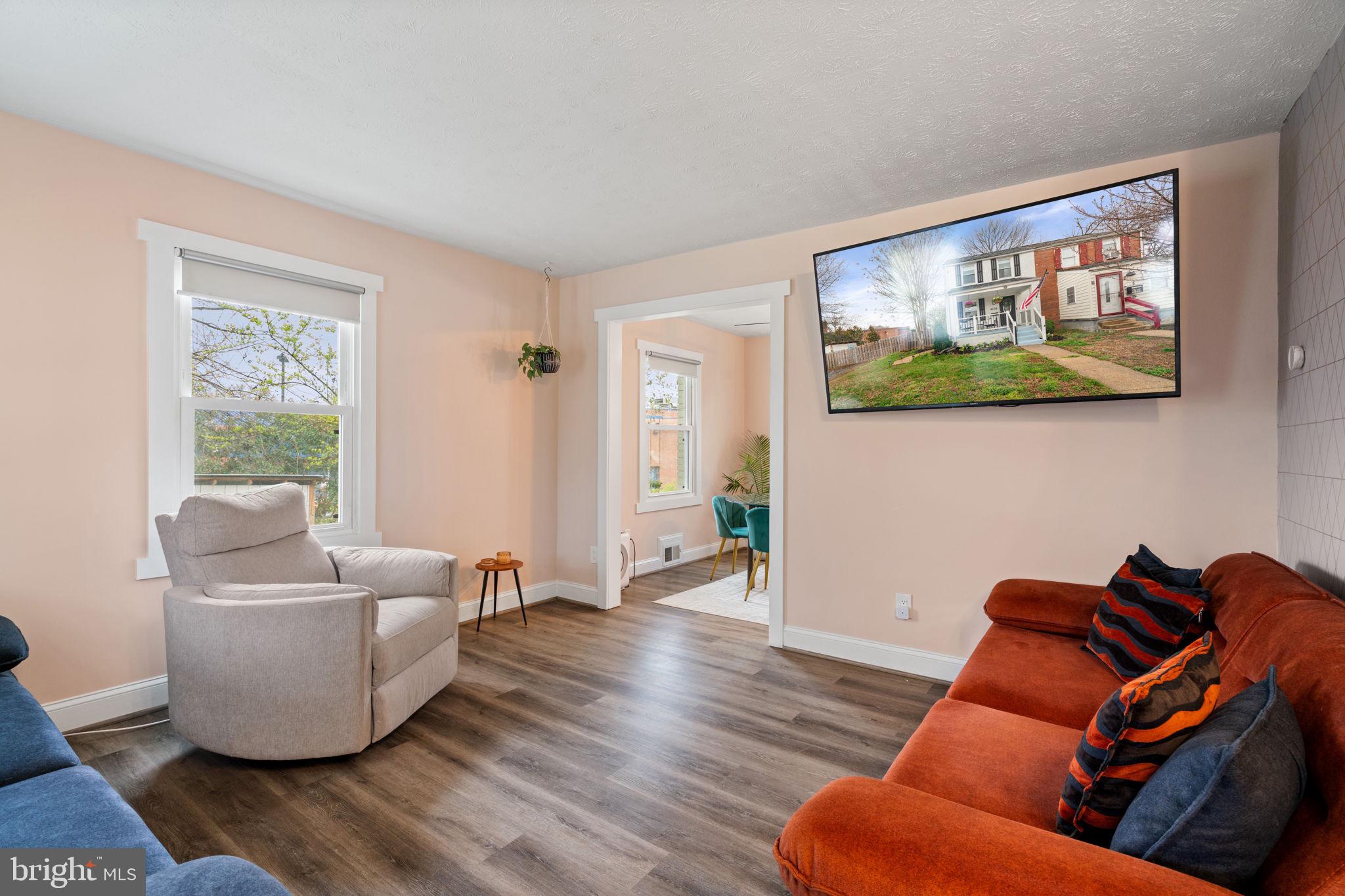 6106 N KINGS HIGHWAY