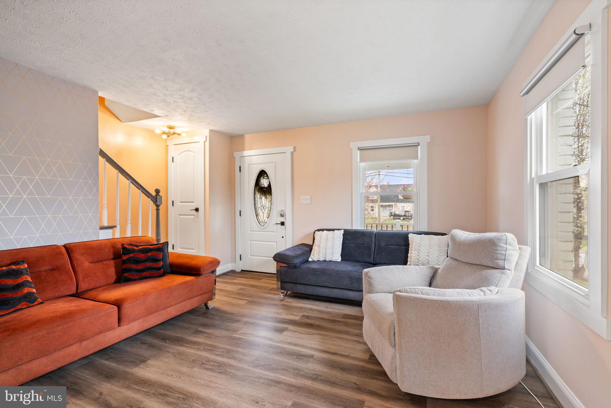 6106 N KINGS HIGHWAY