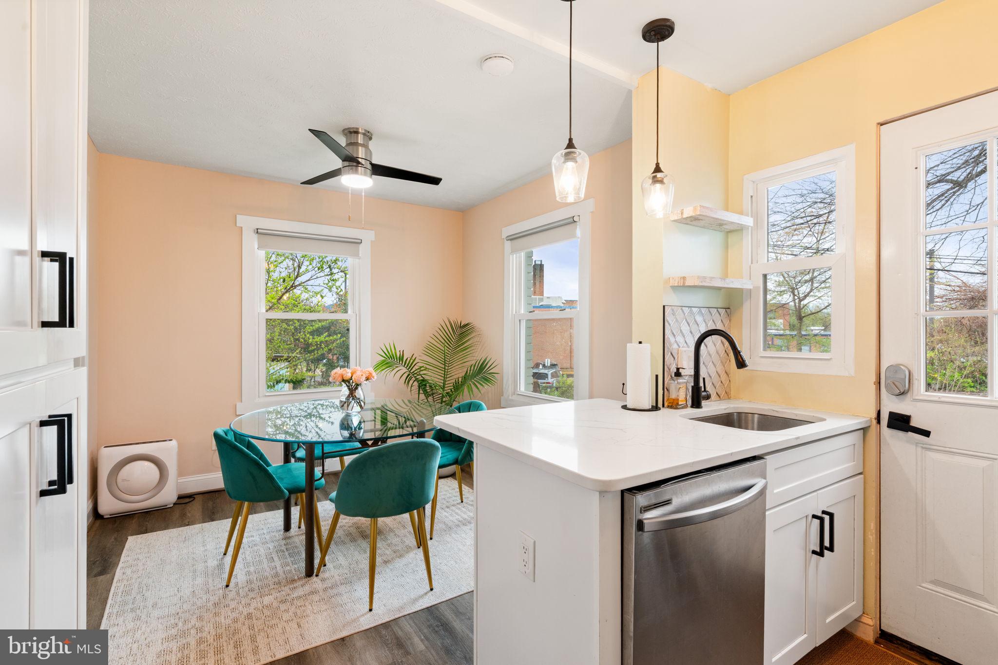 6106 N KINGS HIGHWAY