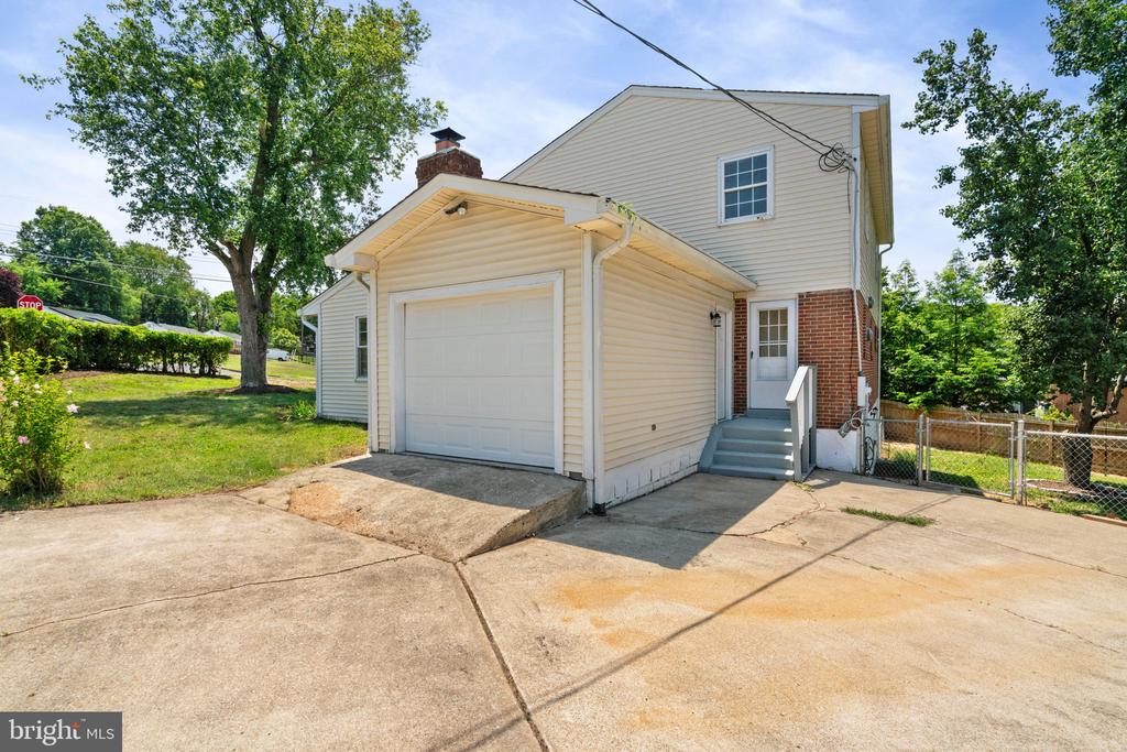 3600 OAKWOOD LANE