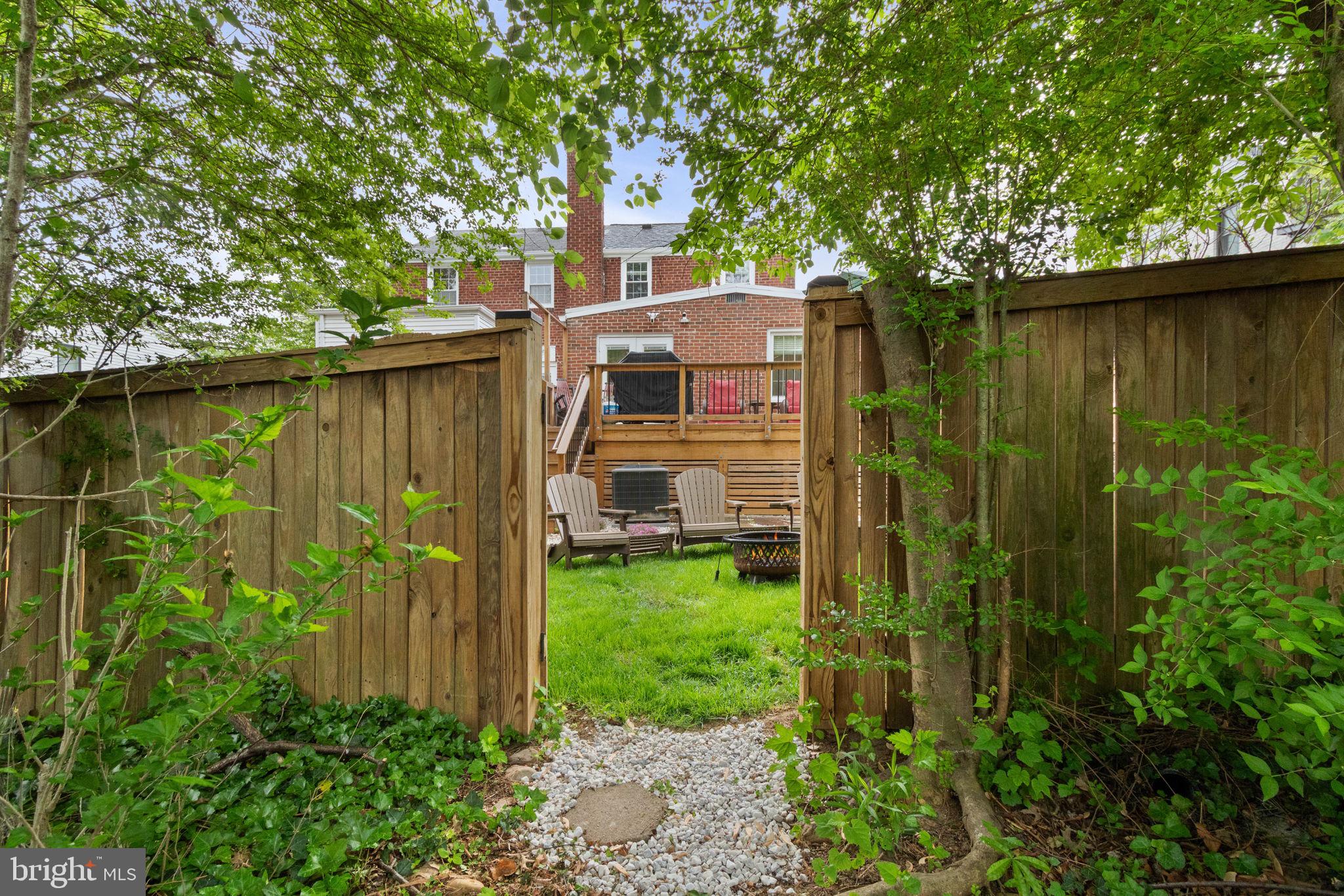 5834 EDGEHILL DRIVE