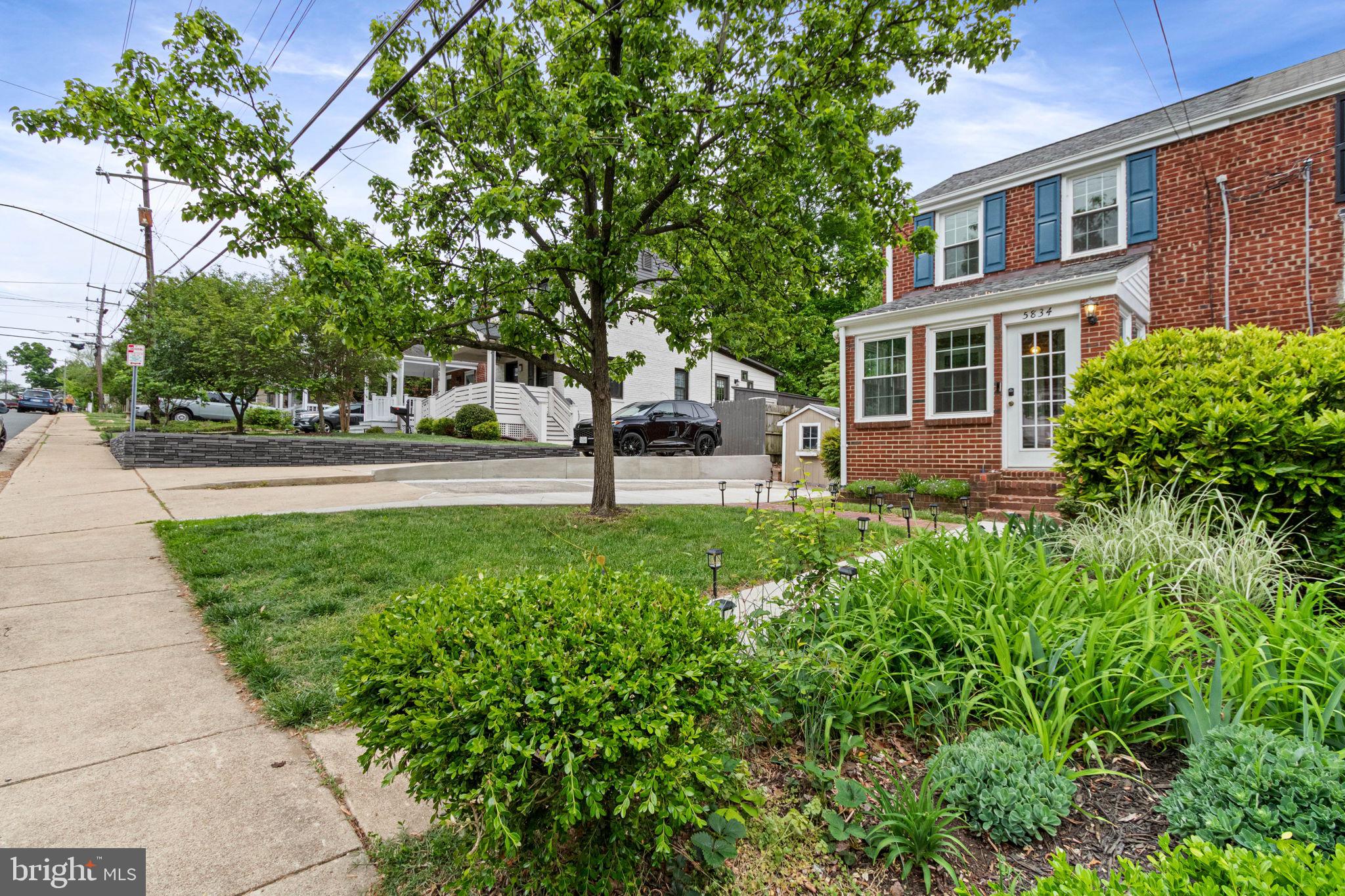 5834 EDGEHILL DRIVE