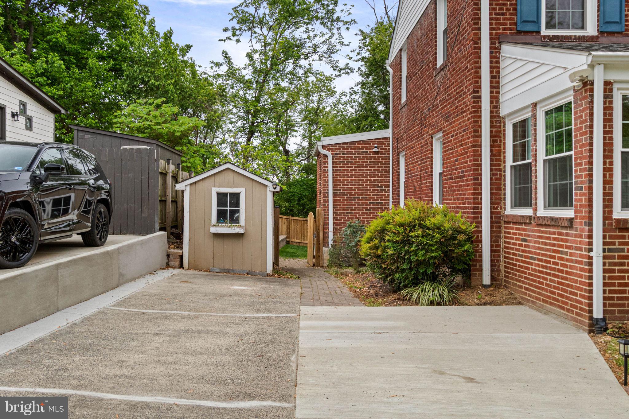 5834 EDGEHILL DRIVE