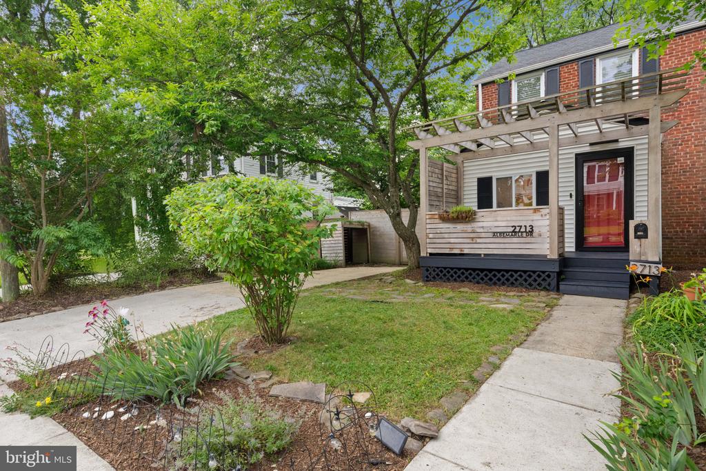 2713 ALBEMARLE DRIVE
