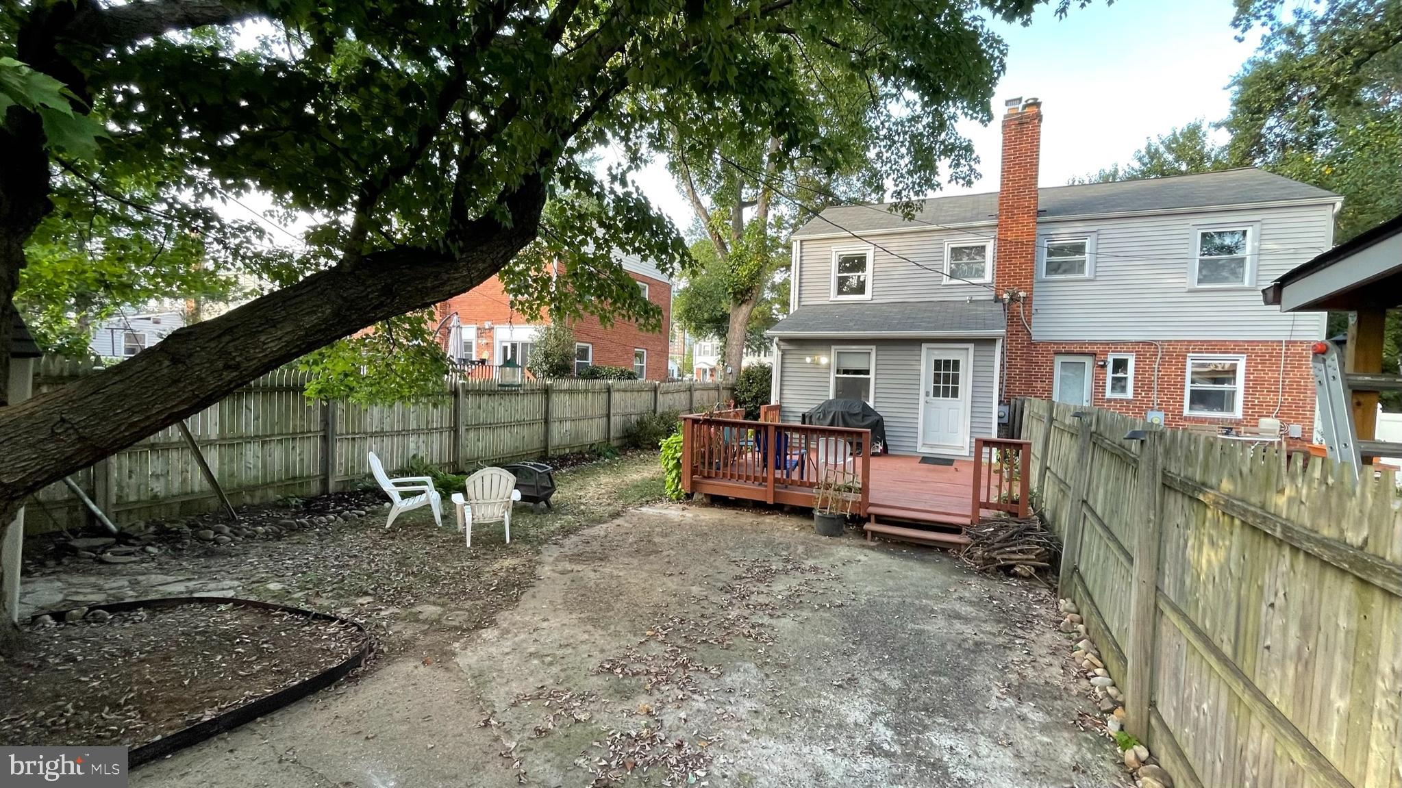 2221 ARLINGTON TERRACE