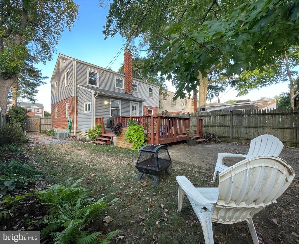 2221 ARLINGTON TERRACE