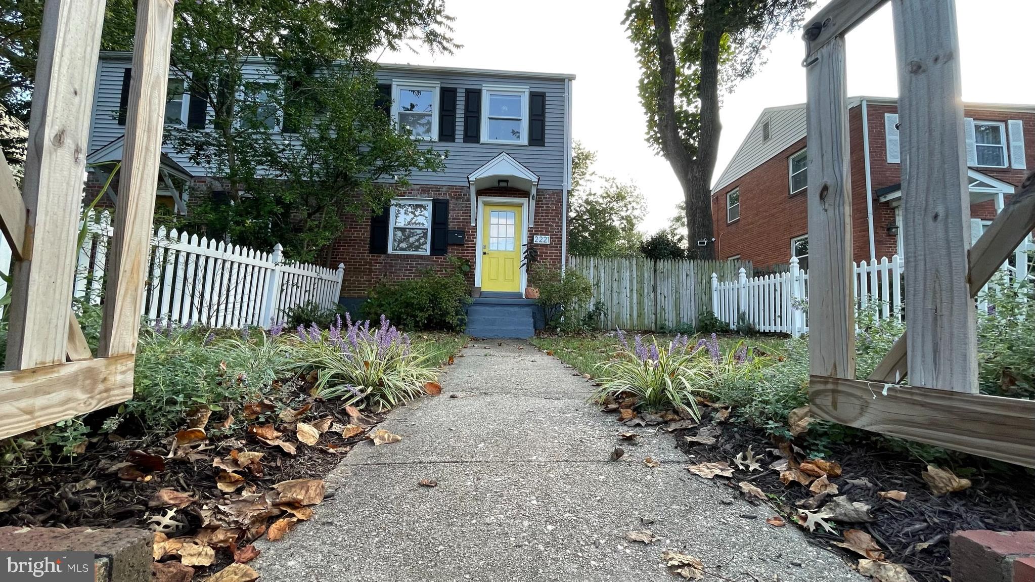 2221 ARLINGTON TERRACE
