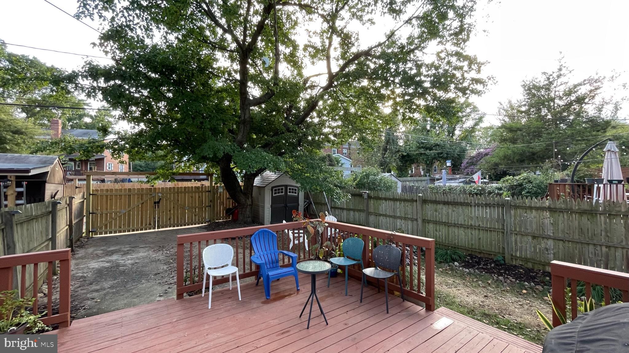 2221 ARLINGTON TERRACE