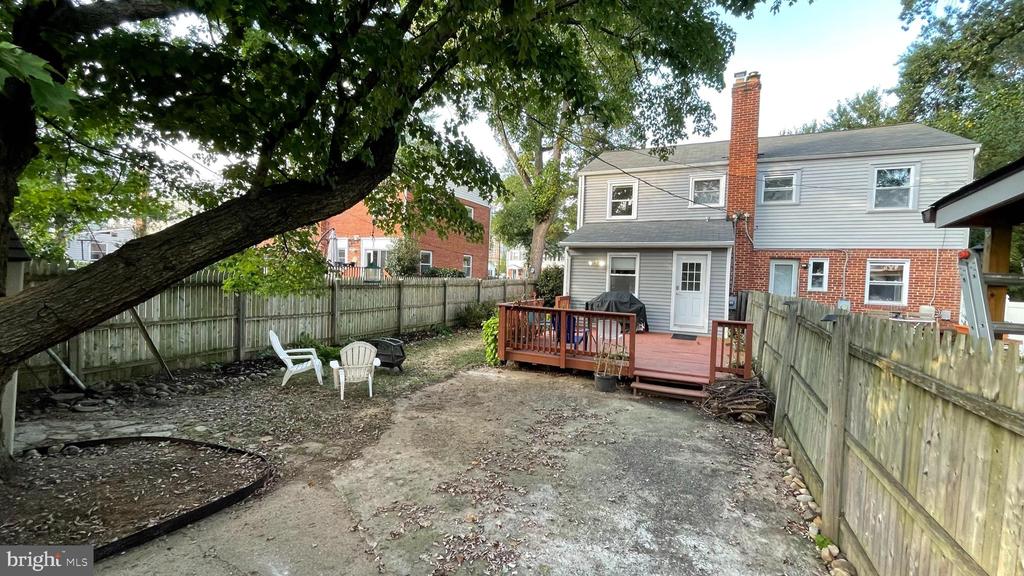 2221 ARLINGTON TERRACE