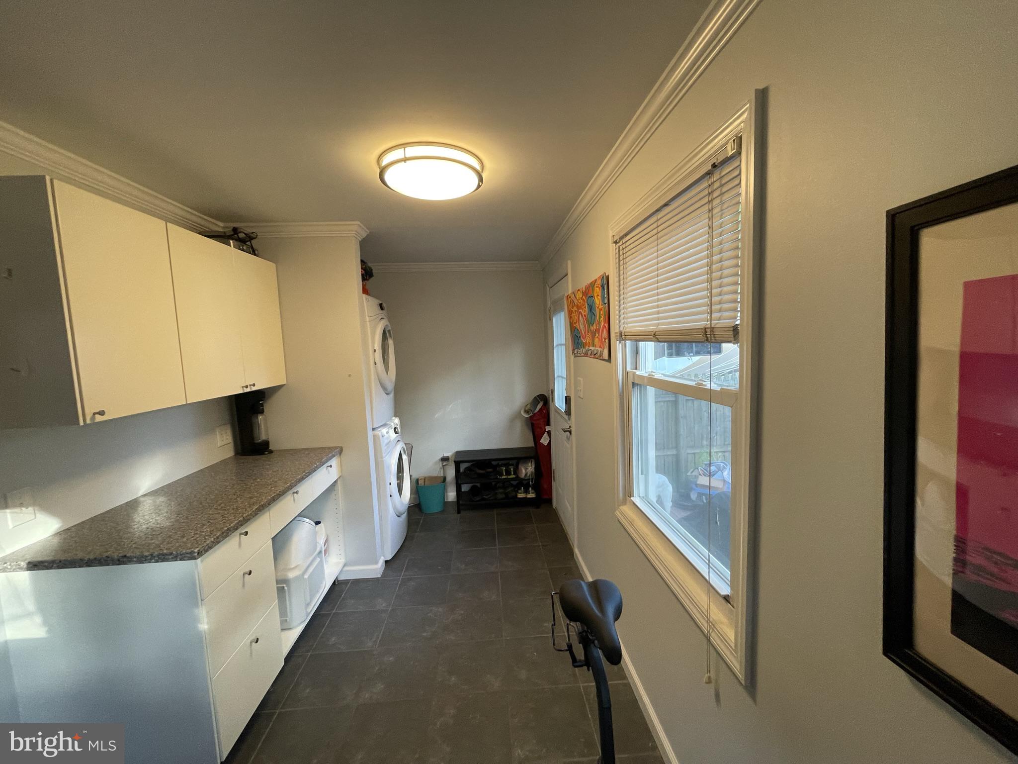 2221 ARLINGTON TERRACE