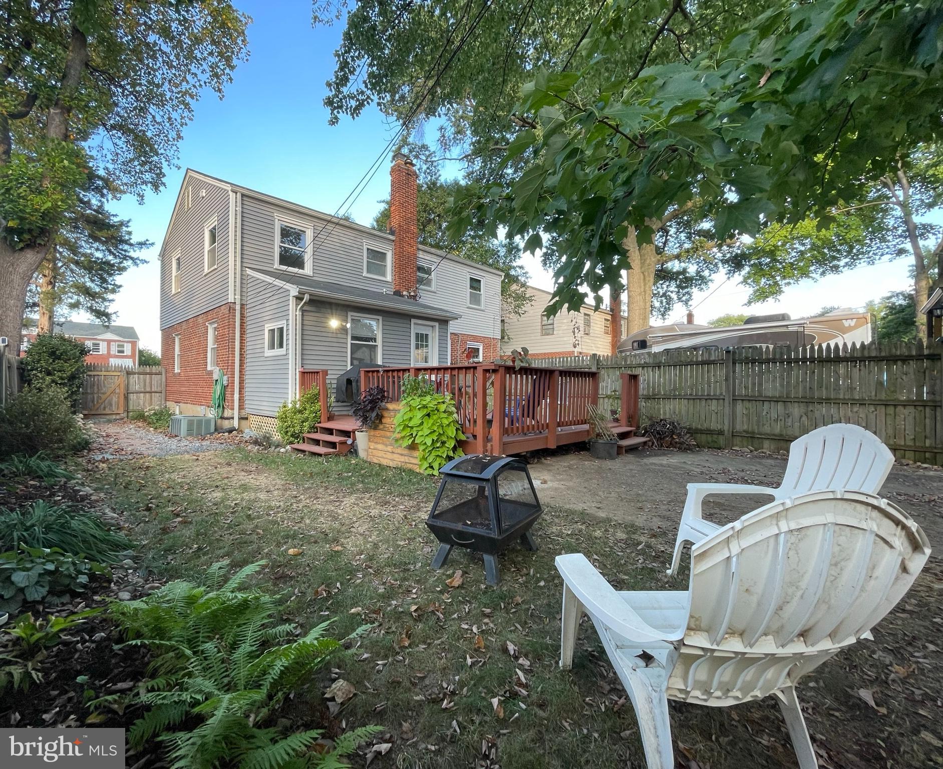 2221 ARLINGTON TERRACE