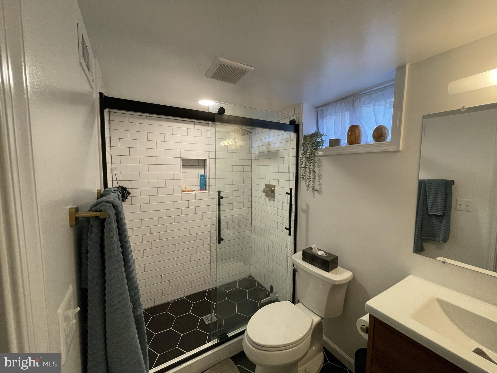 2221 ARLINGTON TERRACE