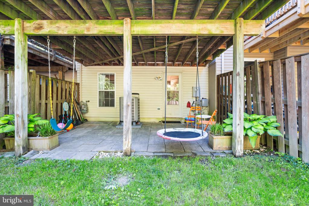 5964 EDGEHILL COURT