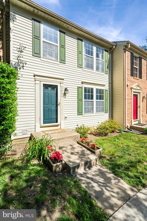 5964 EDGEHILL COURT
