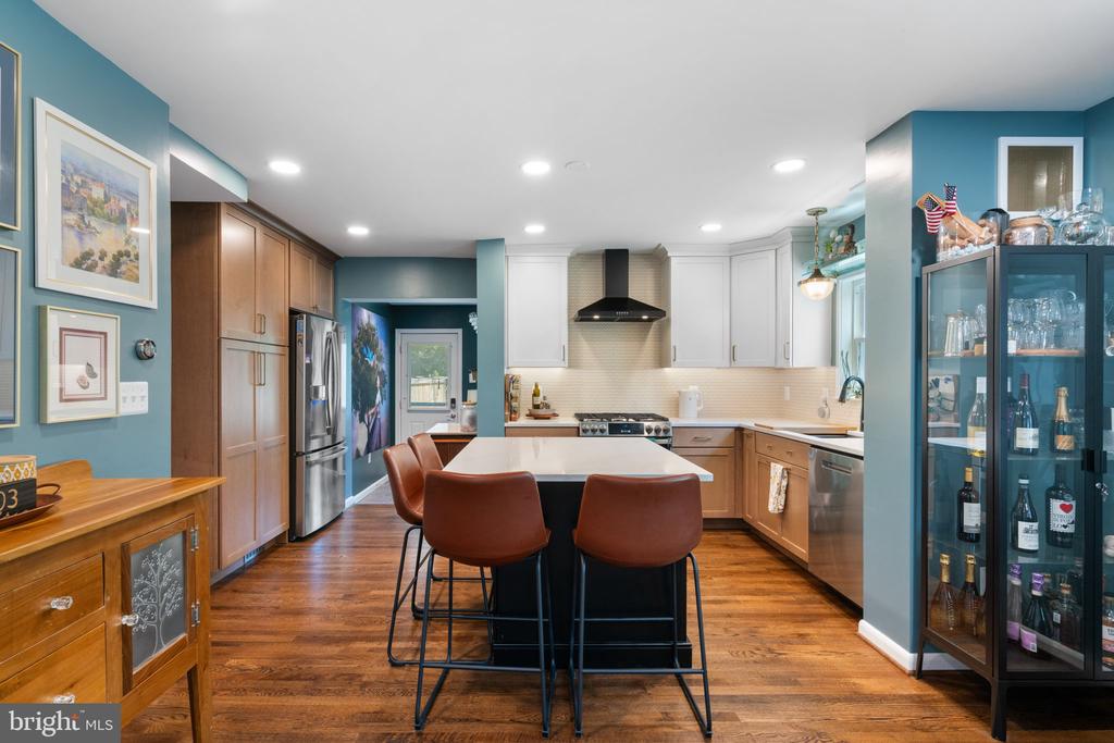 6011 WILLIAMSBURG ROAD