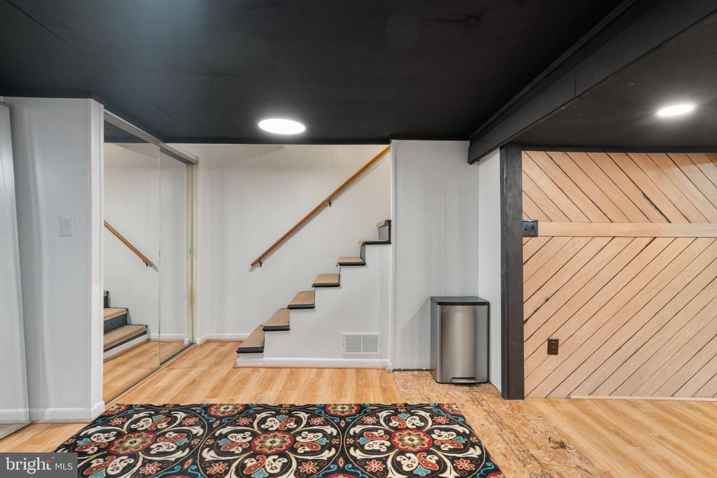 6011 WILLIAMSBURG ROAD