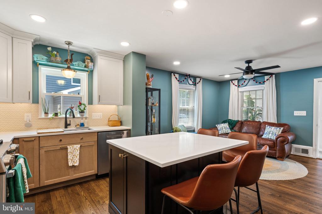 6011 WILLIAMSBURG ROAD