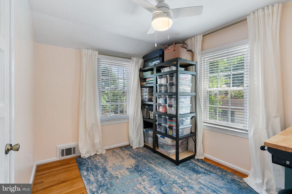 6011 WILLIAMSBURG ROAD