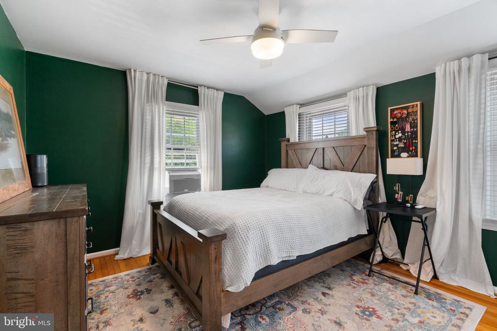 6011 WILLIAMSBURG ROAD
