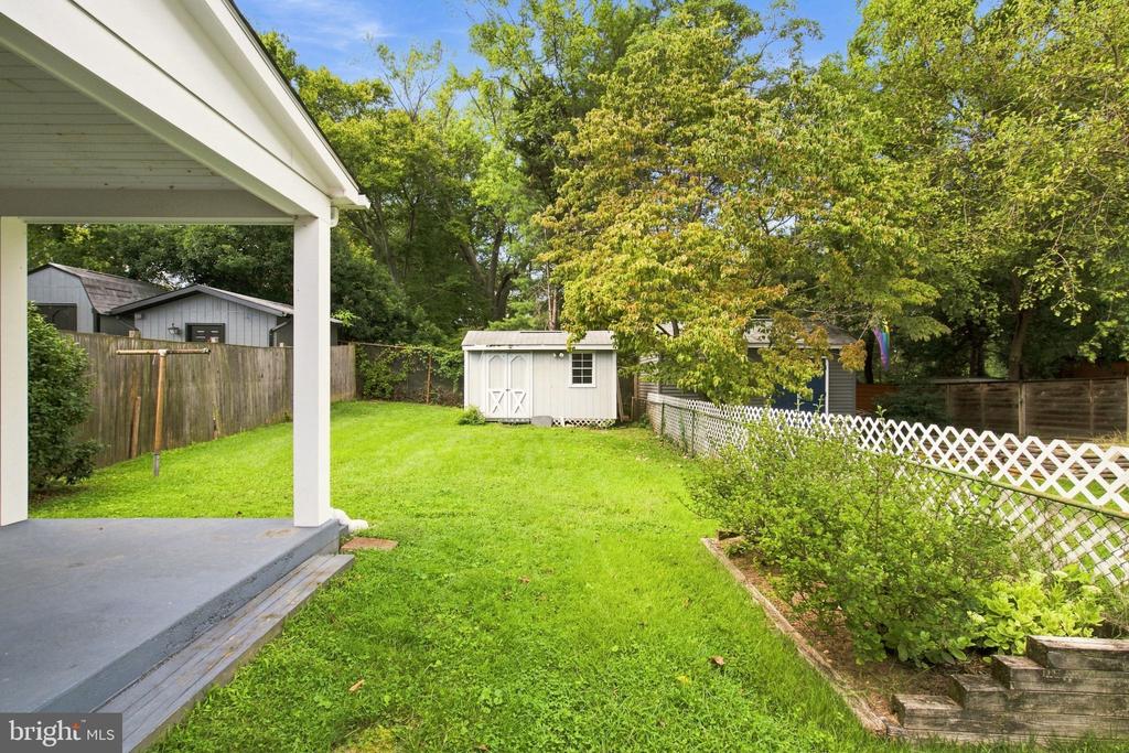 5922 EDGEHILL COURT