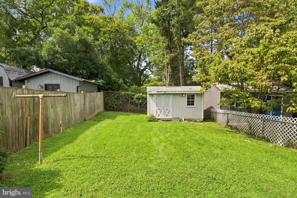 5922 EDGEHILL COURT