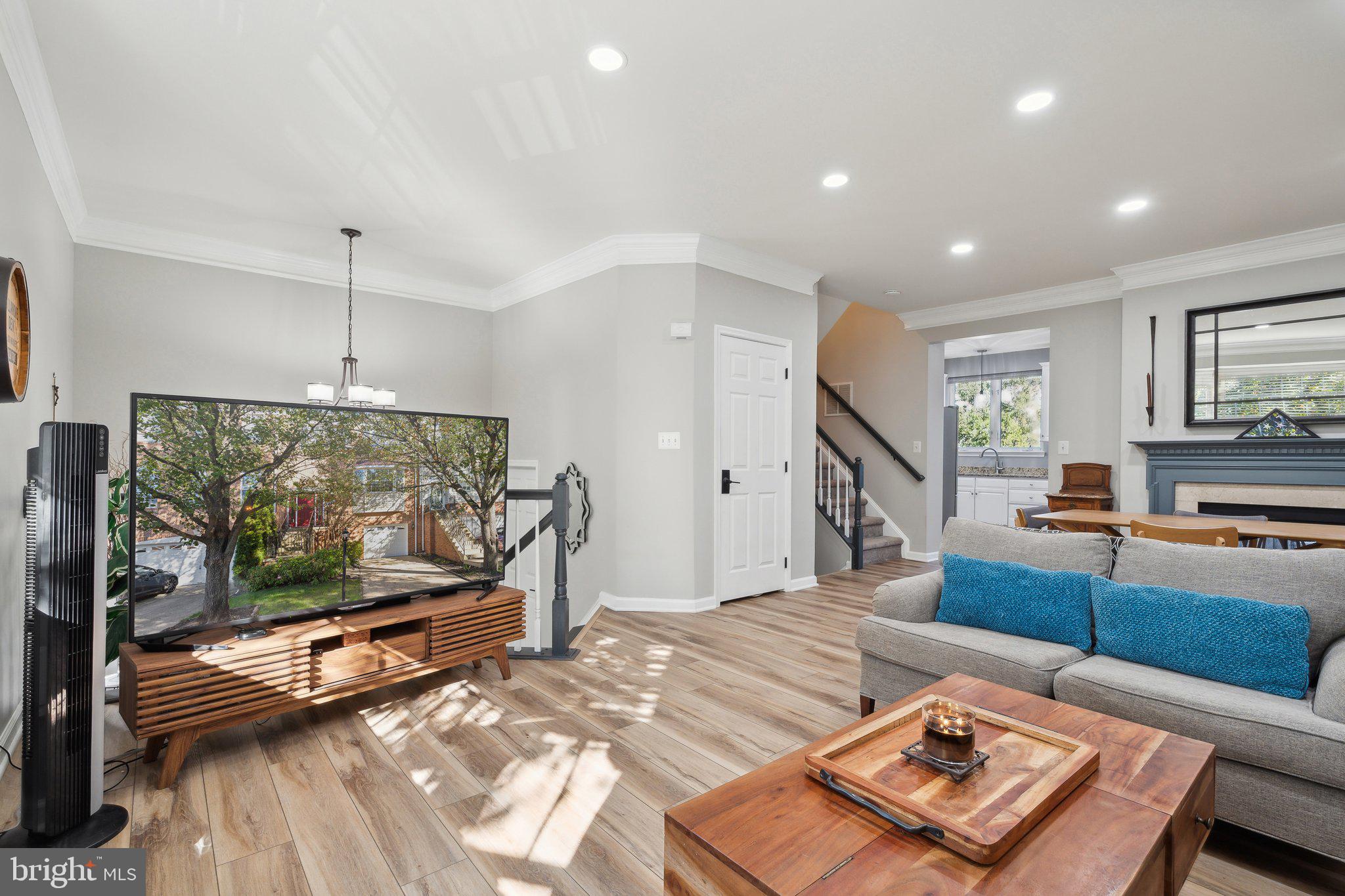 21342 SAWYER SQUARE