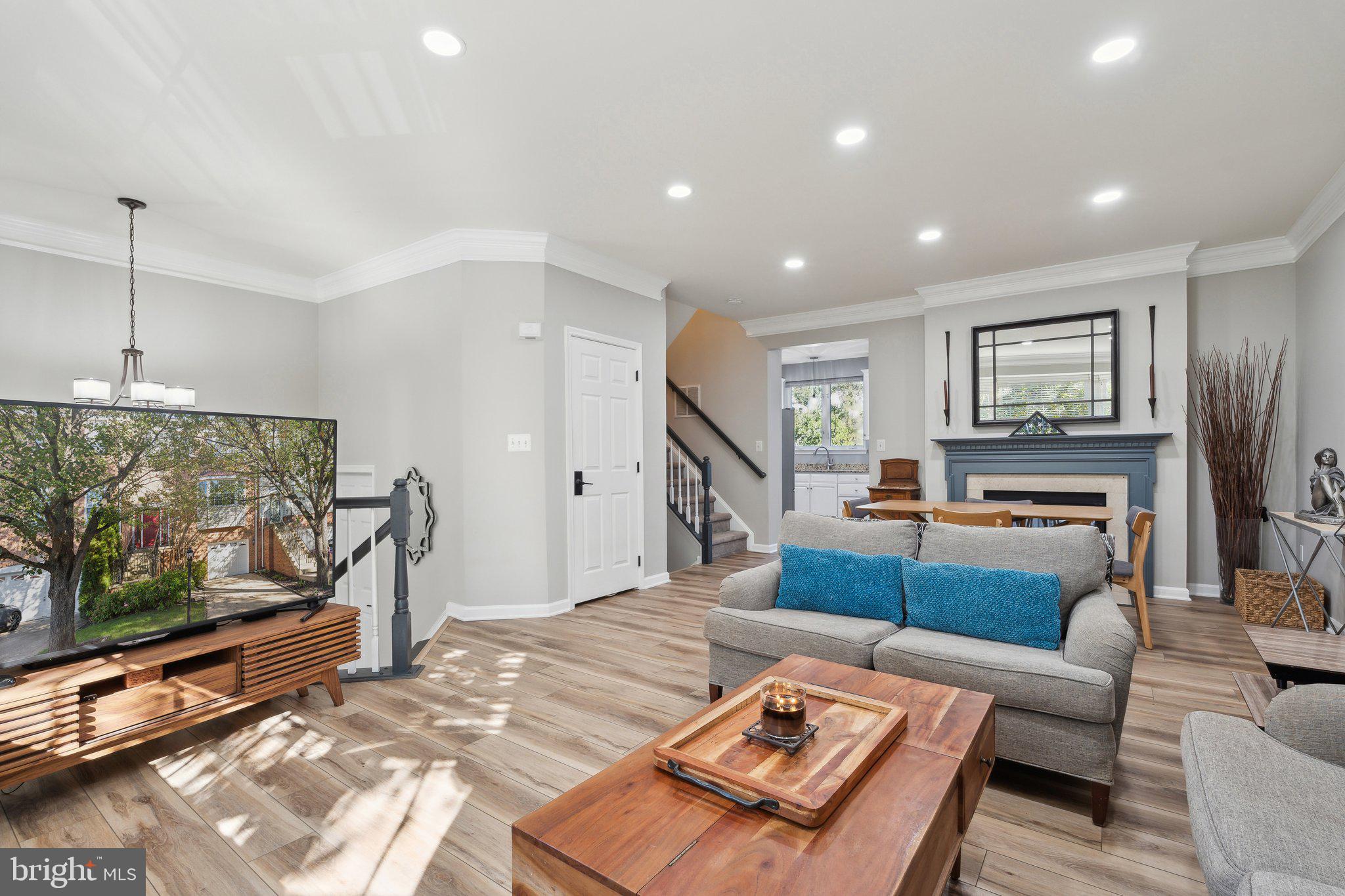 21342 SAWYER SQUARE