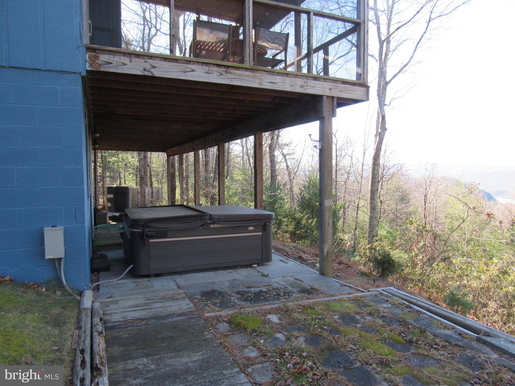 755 MOONSHINE HOLLOW