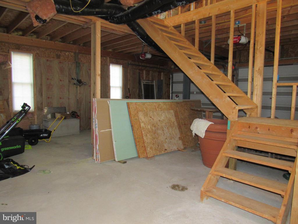 755 MOONSHINE HOLLOW