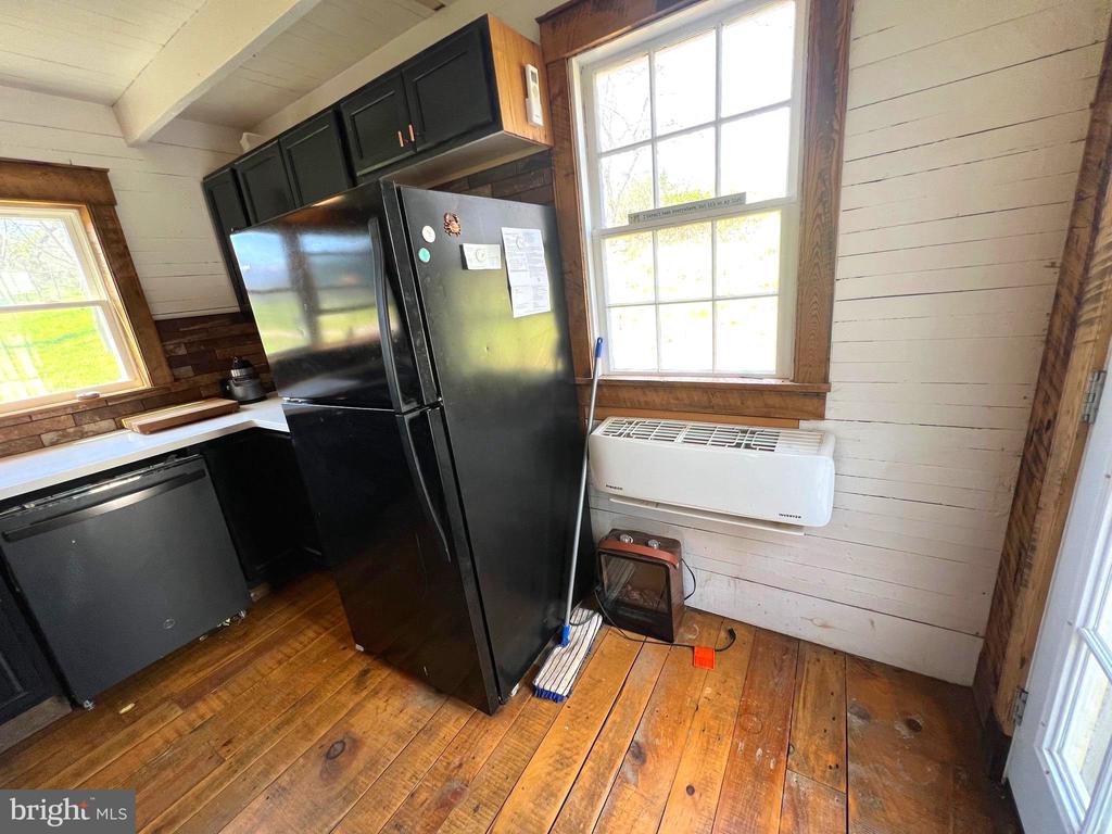 250 LOWER PINE GROVE ROAD