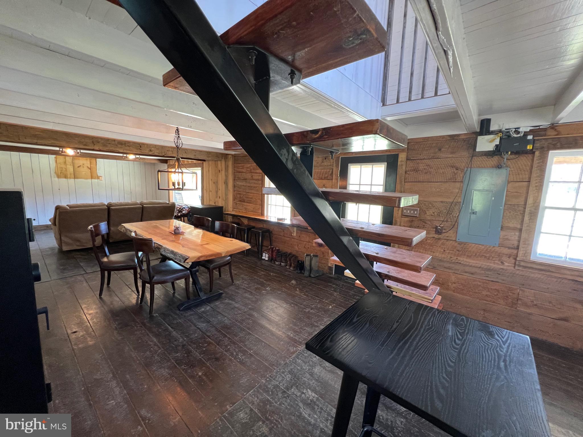 250 LOWER PINE GROVE ROAD